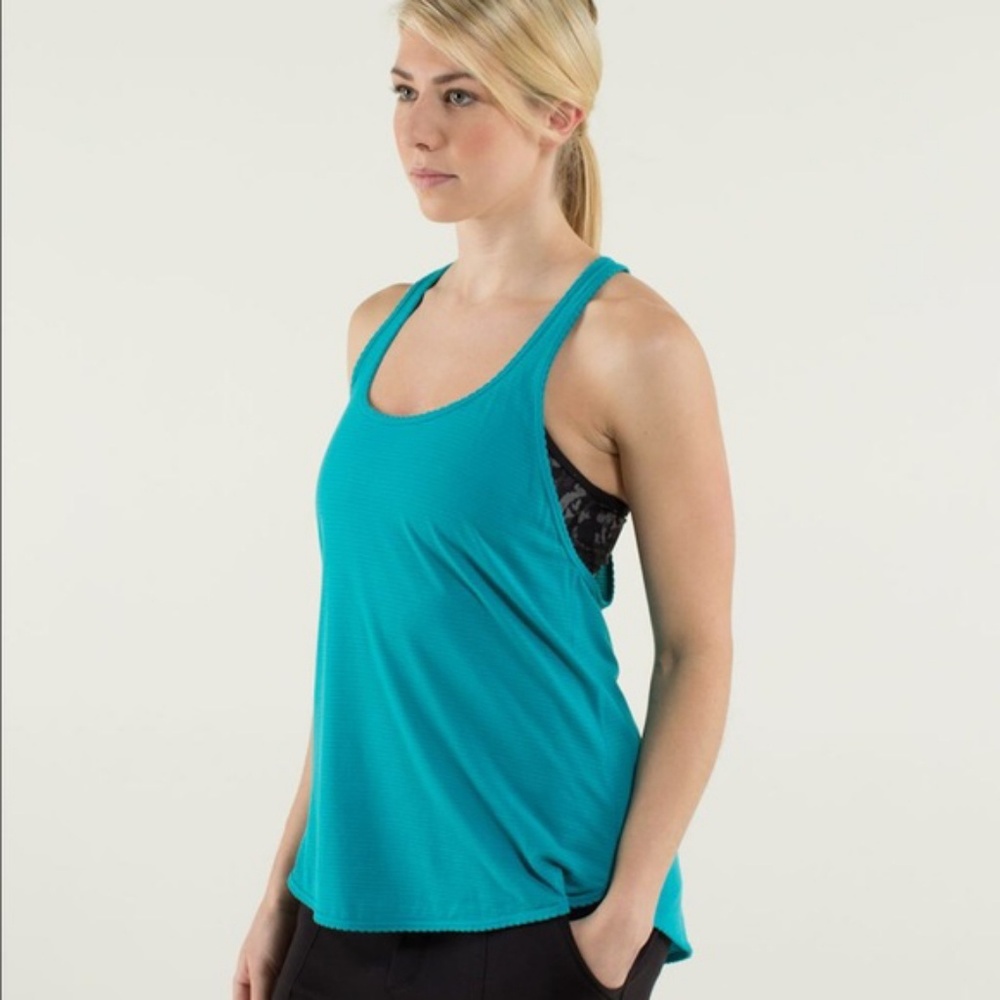 Lululemon 105 F Singlet *Silver Surge Blue Stripe